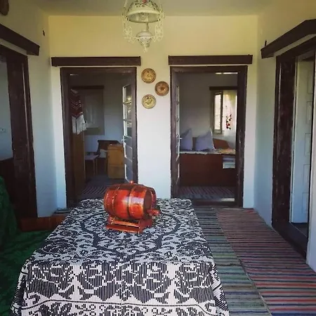 Cabana Popa's La Bunica * Giurcuta de Sus